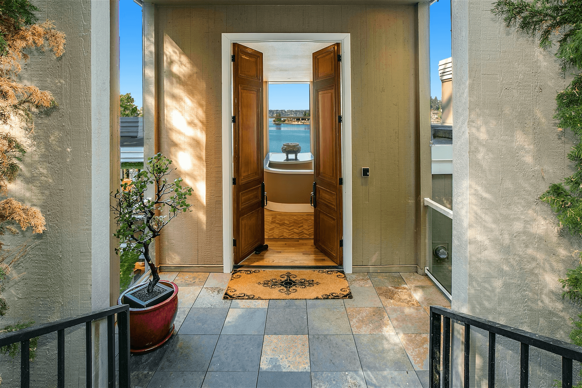 Bili House waterfront